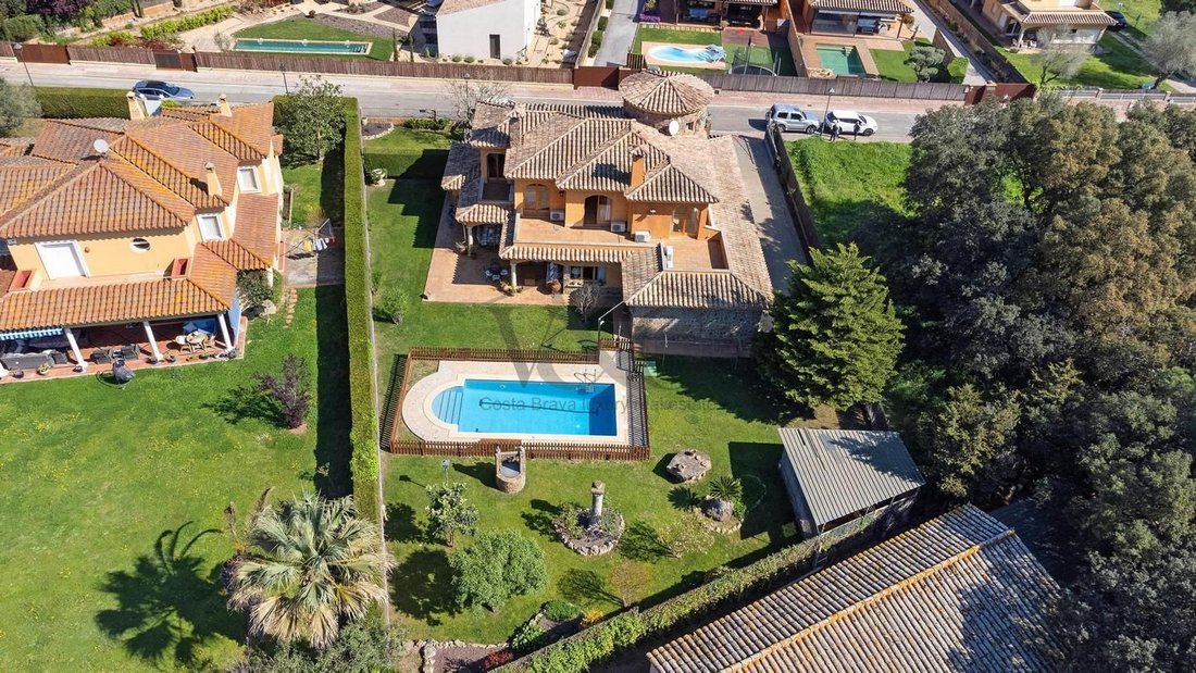 Villa in Mont-ras, Catalonia, Spain 2 - 15417227