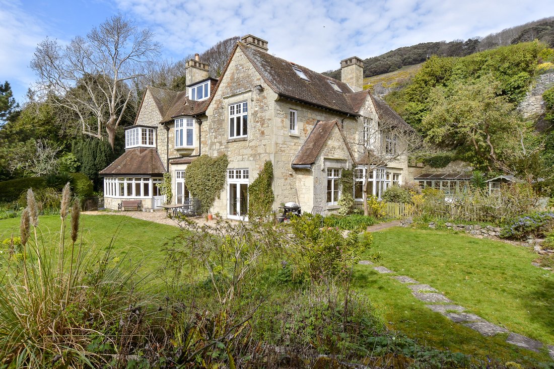 House in Ventnor, England 1 - 15477829
