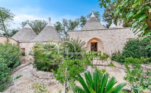 Casa di campagna a Cisternino, Puglia, Italia 1