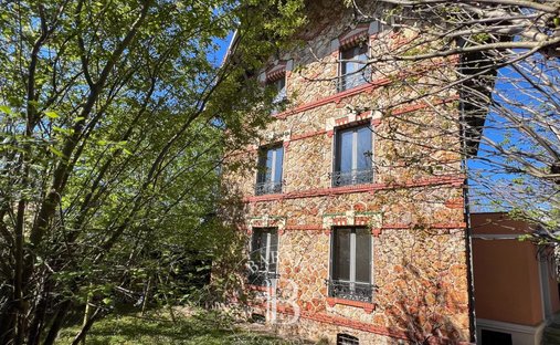 House in Saint-Germain-en-Laye, Île-de-France, France 1