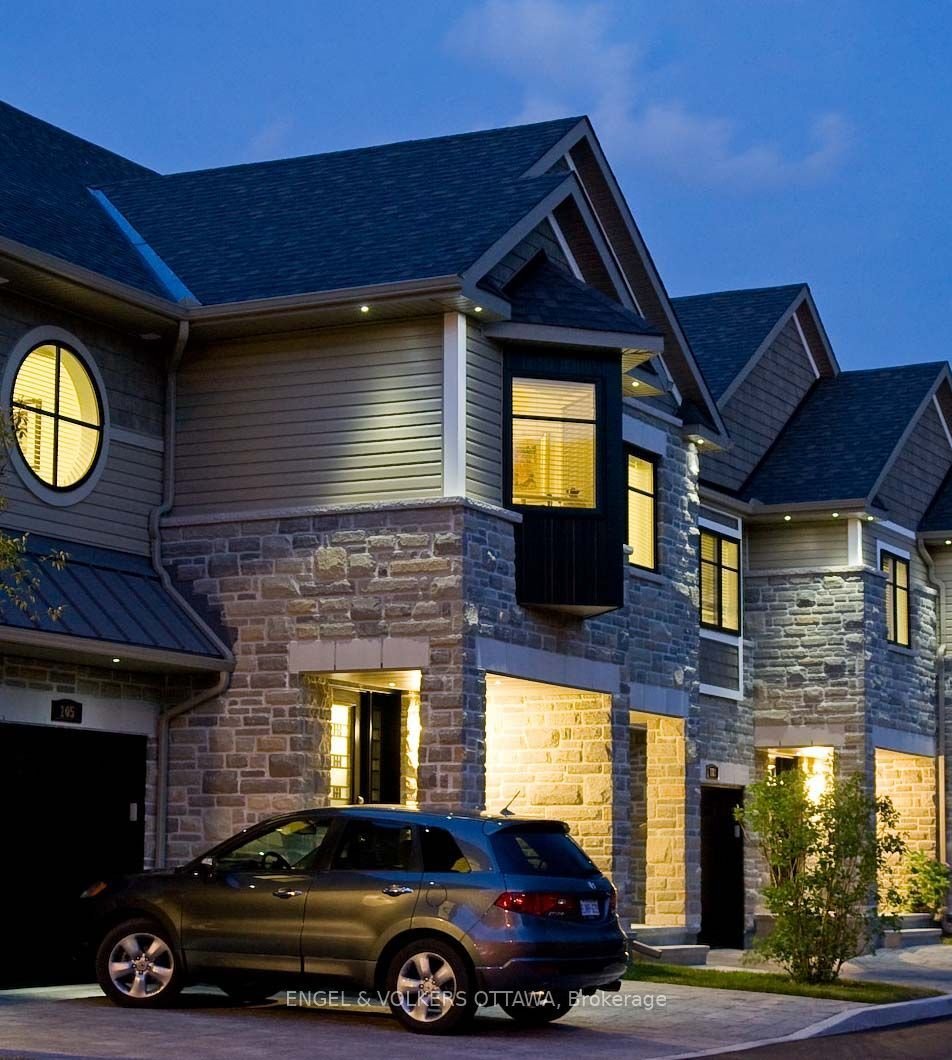 Townhouse in Ottawa, Ontario, Canada 3 - 15478123