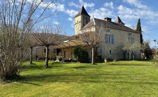 Estate in Leobard, Occitania, France 1