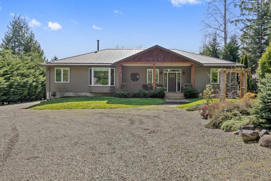 House in Black Creek, British Columbia, Canada 5 - 15484069