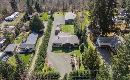 House in Black Creek, British Columbia, Canada 1