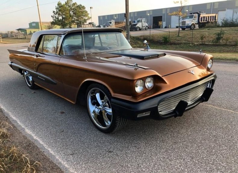 Coupe in Glendale, United States 1 - 15479213