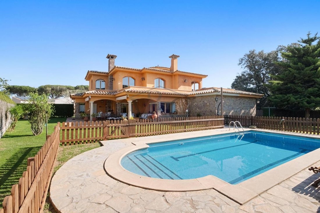 Villa in Mont-ras, Catalonia, Spain 3 - 15417227
