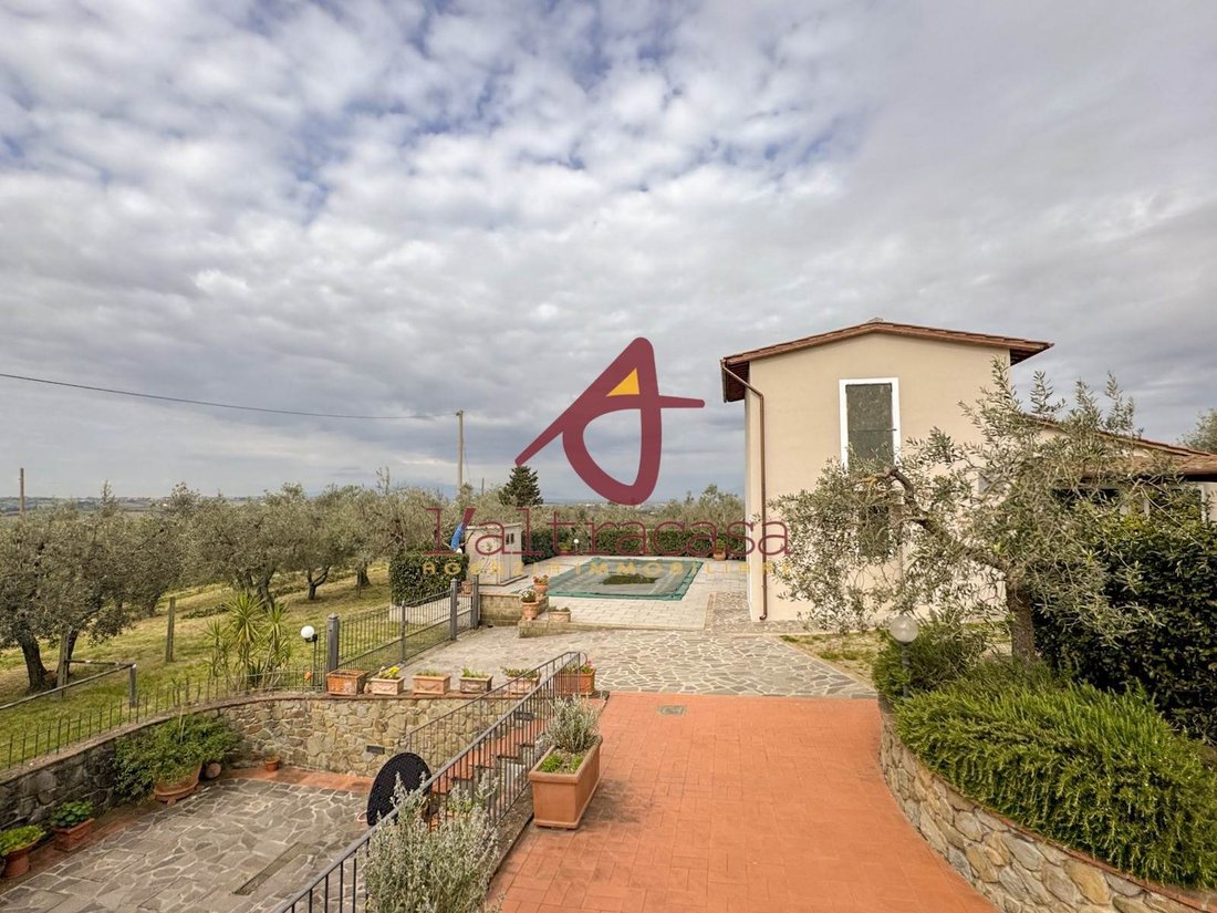 Center, Vinci, Tuscany 4 - 15482526