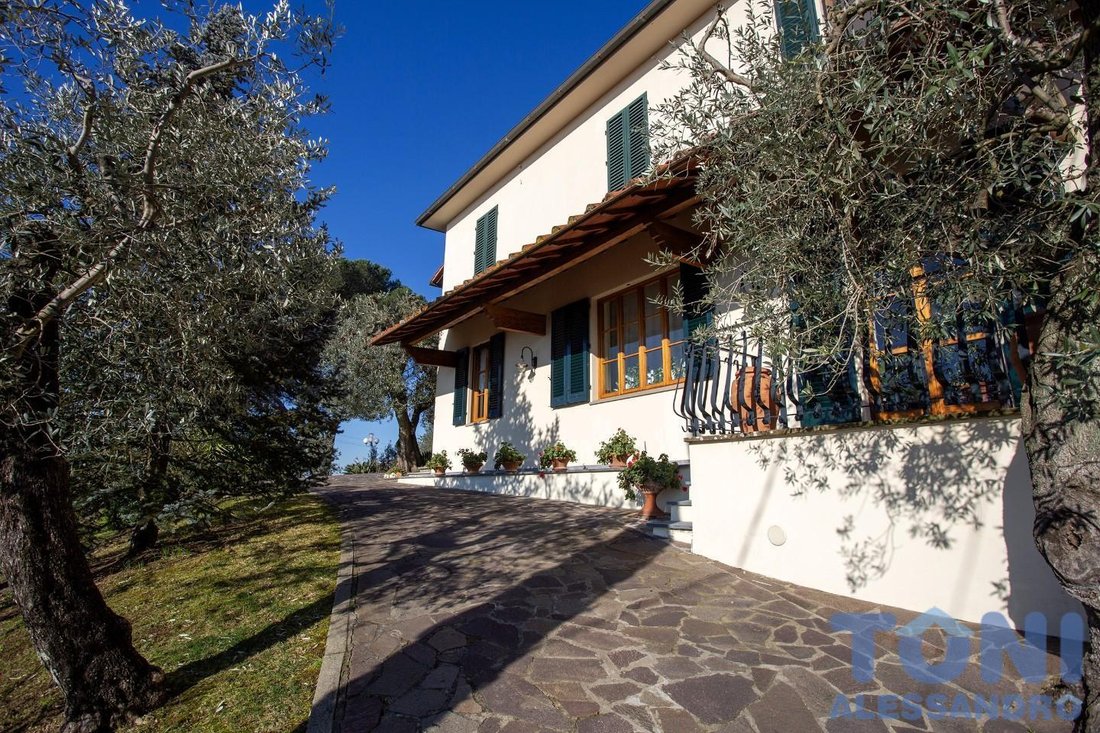 Villa in Center, Vinci, Tuscany 2 - 15482125