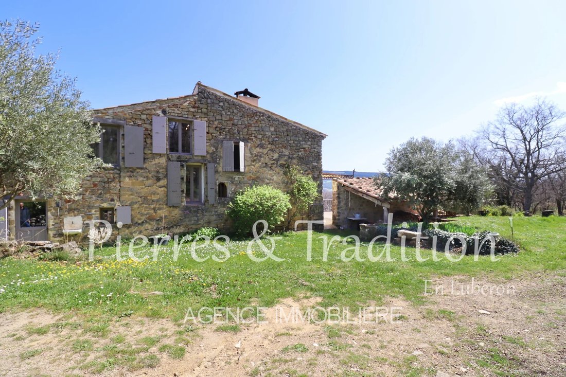 Estate in Simiane-la-Rotonde, Provence-Alpes-Côte d'Azur, France 3 - 15476646