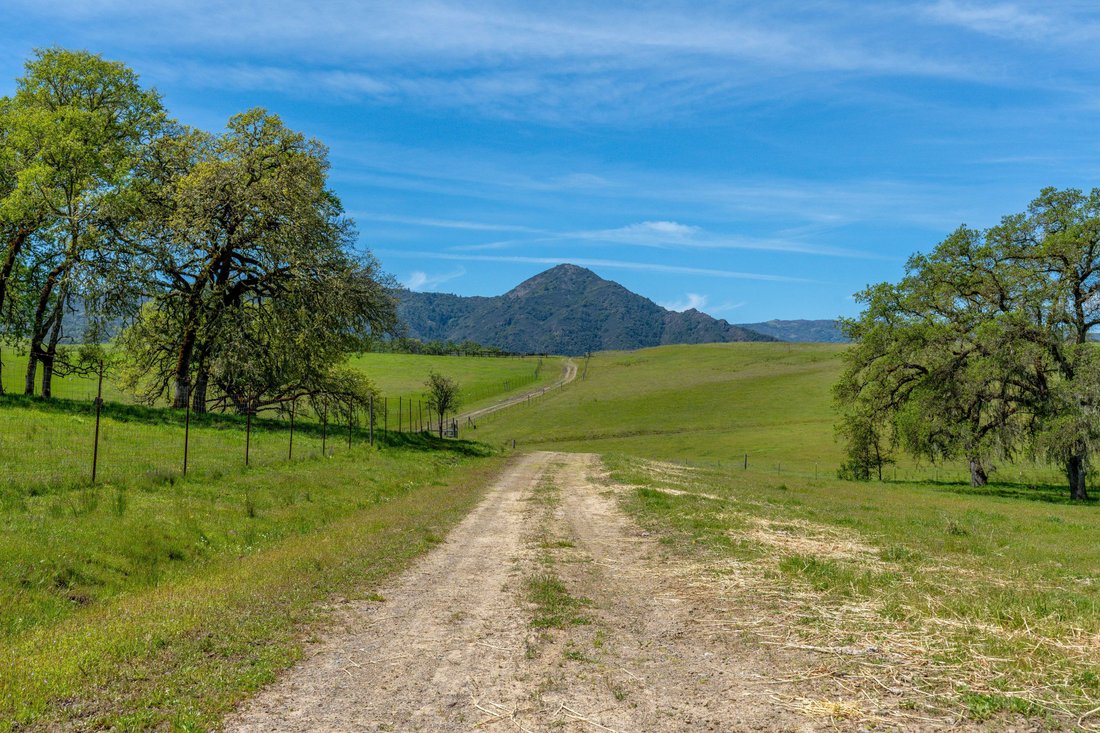 House in Hopland, California, United States 3 - 15484269