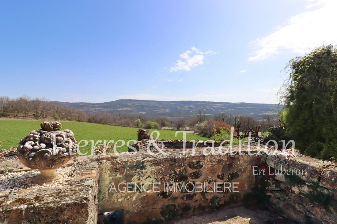 Estate in Simiane-la-Rotonde, Provence-Alpes-Côte d'Azur, France 2 - 15476646