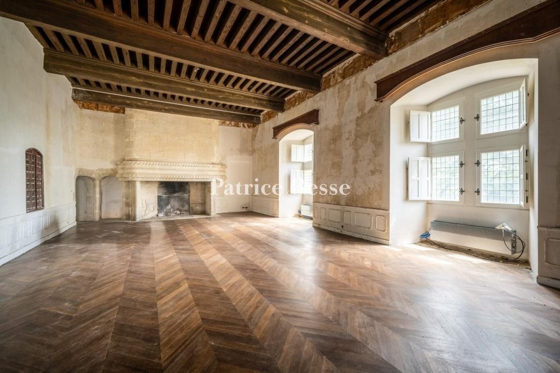 Lauragais’ Timeless Fortress: A 16th-Century Castle Woven into the Occitan Hills