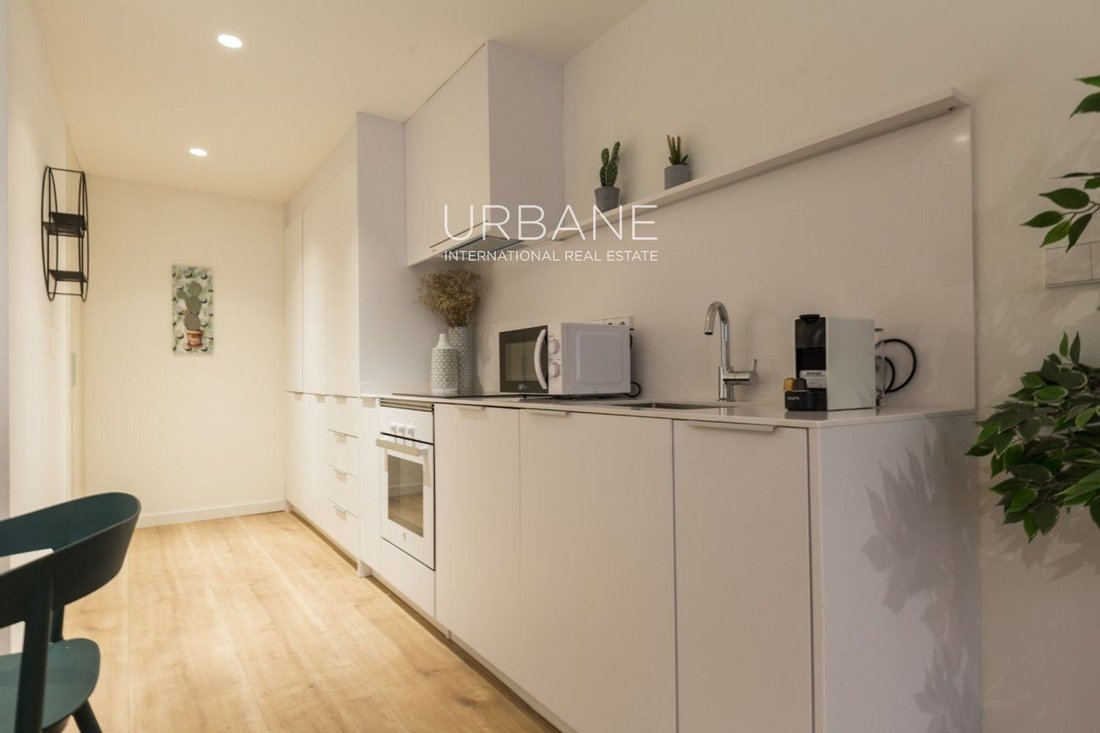 Apartment in Ciutat Vella, Barcelona, Spain 4 - 15480194