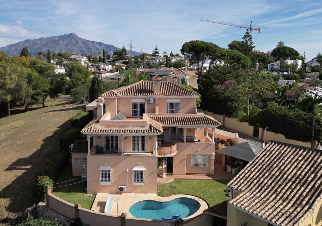 Villa in San Pedro de Alcantara, Andalusia, Spain 1 - 15483095