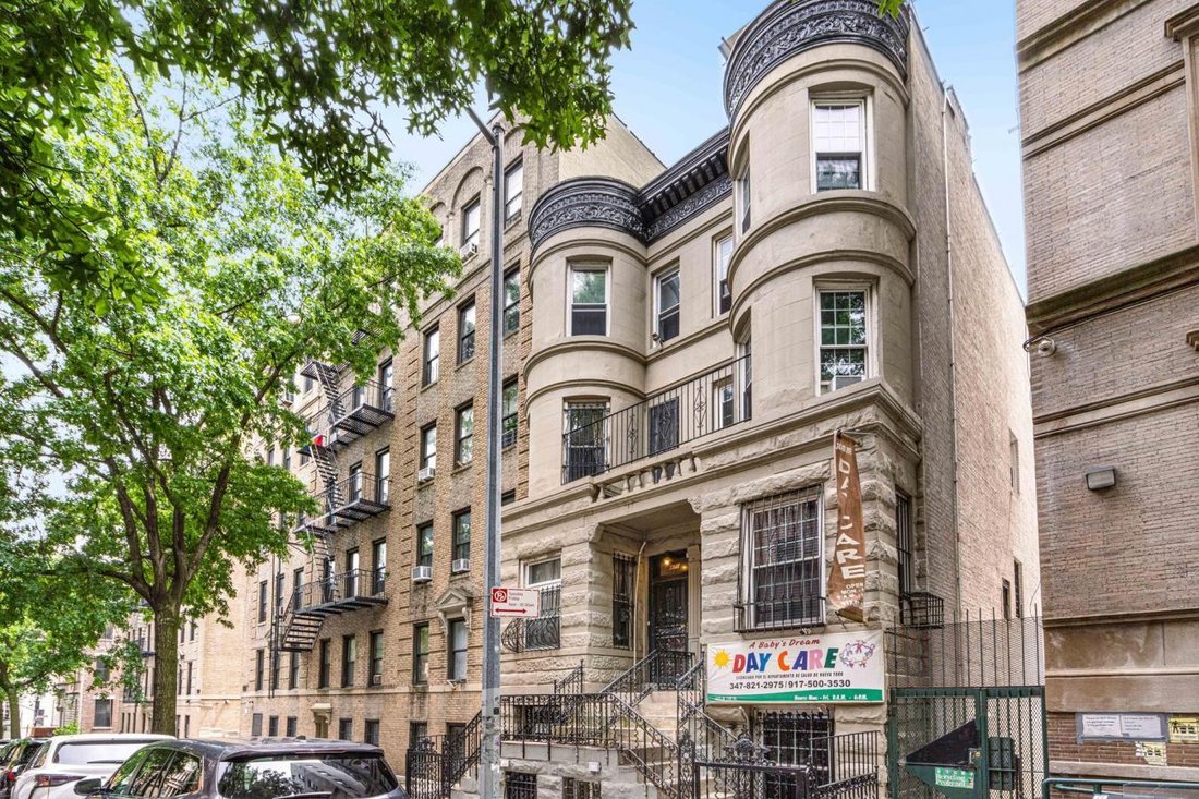 House in New York, New York, United States 1 - 15482418