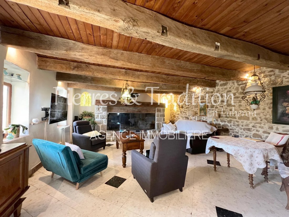 Estate in Simiane-la-Rotonde, Provence-Alpes-Côte d'Azur, France 5 - 15476646