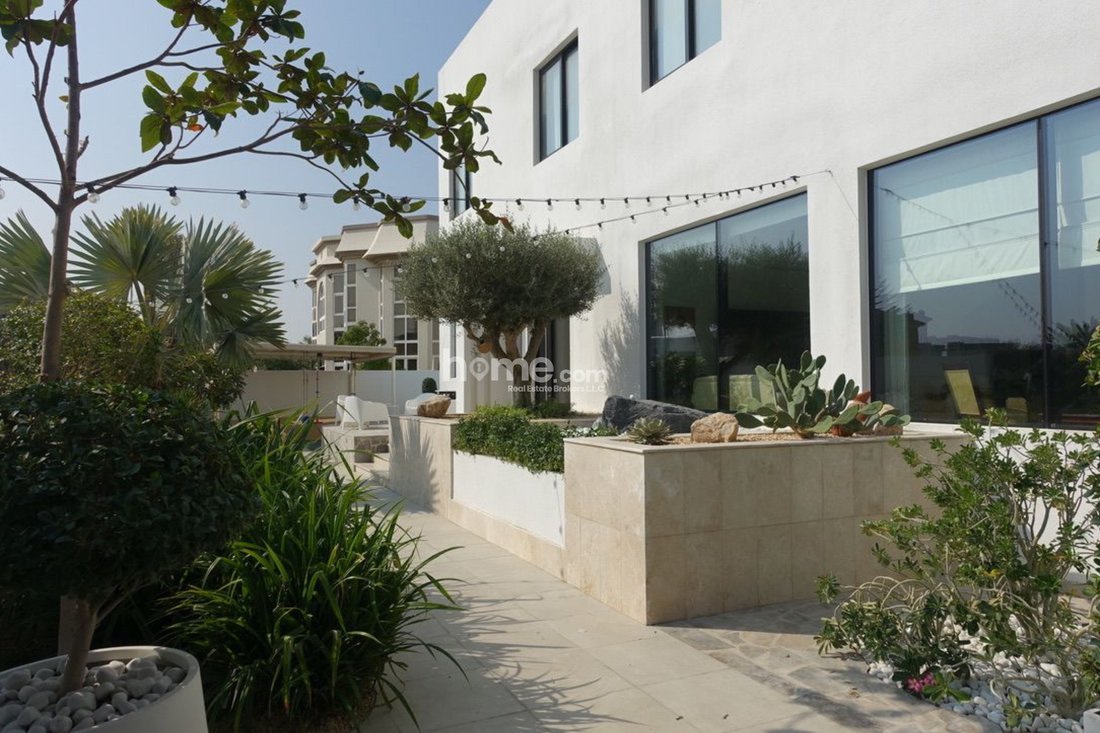 Villa in Dubai, Dubai, United Arab Emirates 2 - 15484320