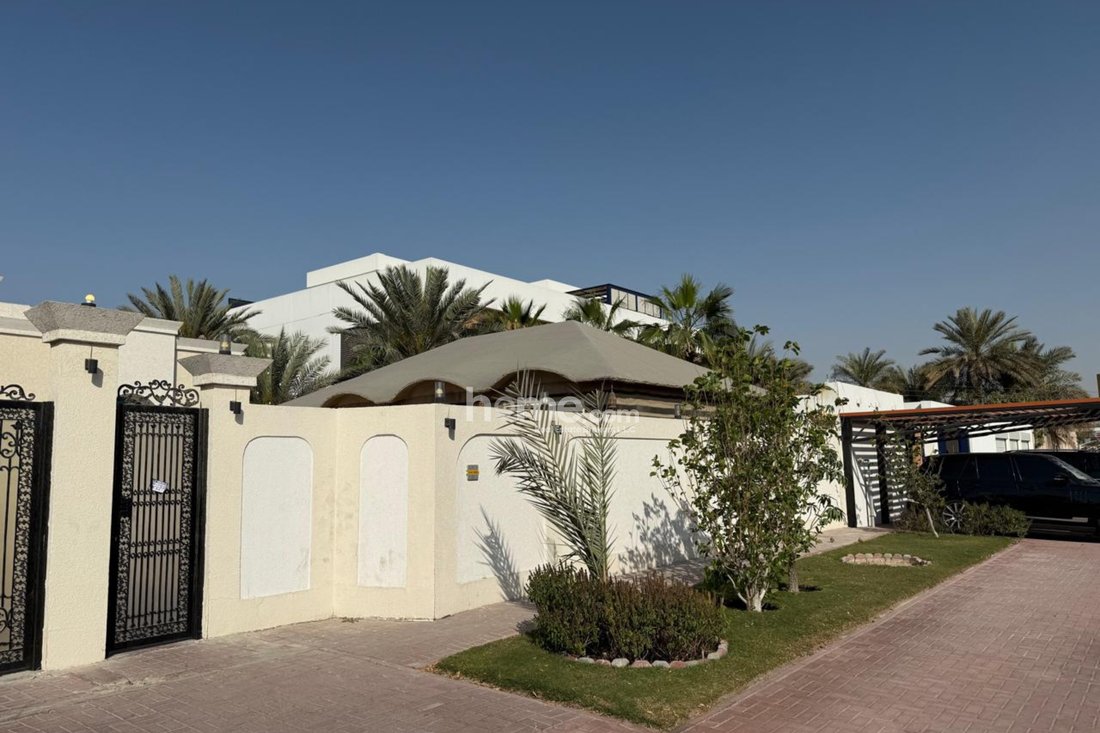 Villa in Dubai, Dubai, United Arab Emirates 1 - 15484333
