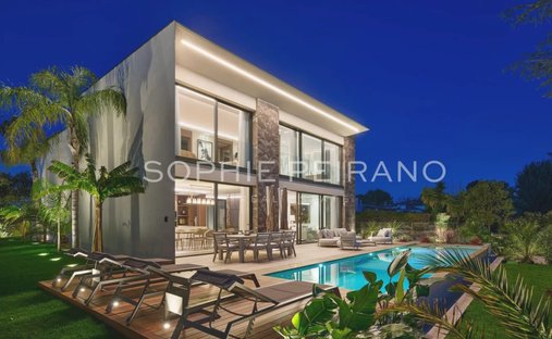 Villa in La Maure-Super Cannes, Vallauris, France 1