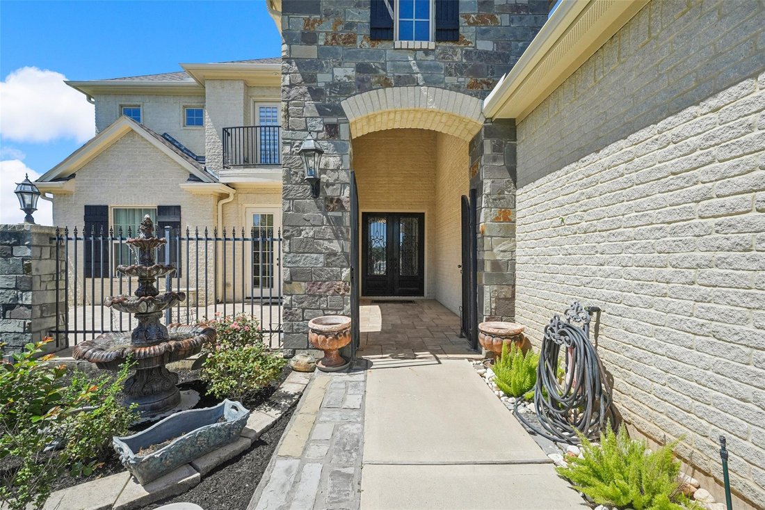 5924 Oak Leaf Court In Conroe Texas United States For Sale (15484765)