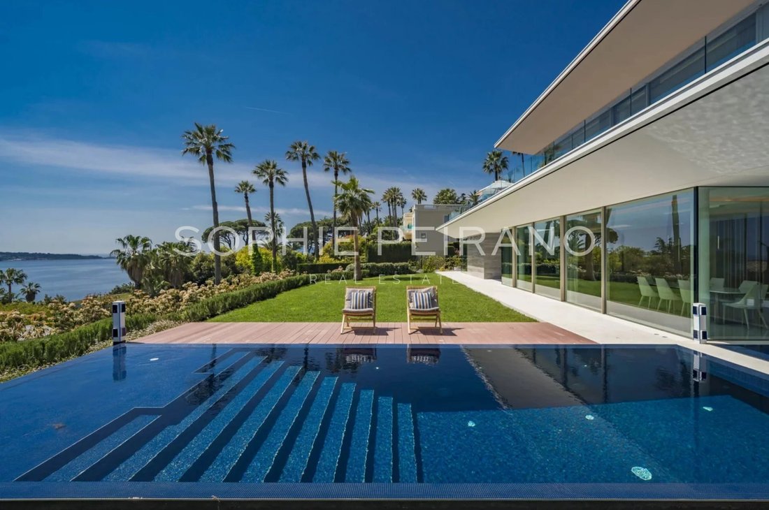 Villa in Cannes, Provence-Alpes-Côte d'Azur, France 1 - 15486843