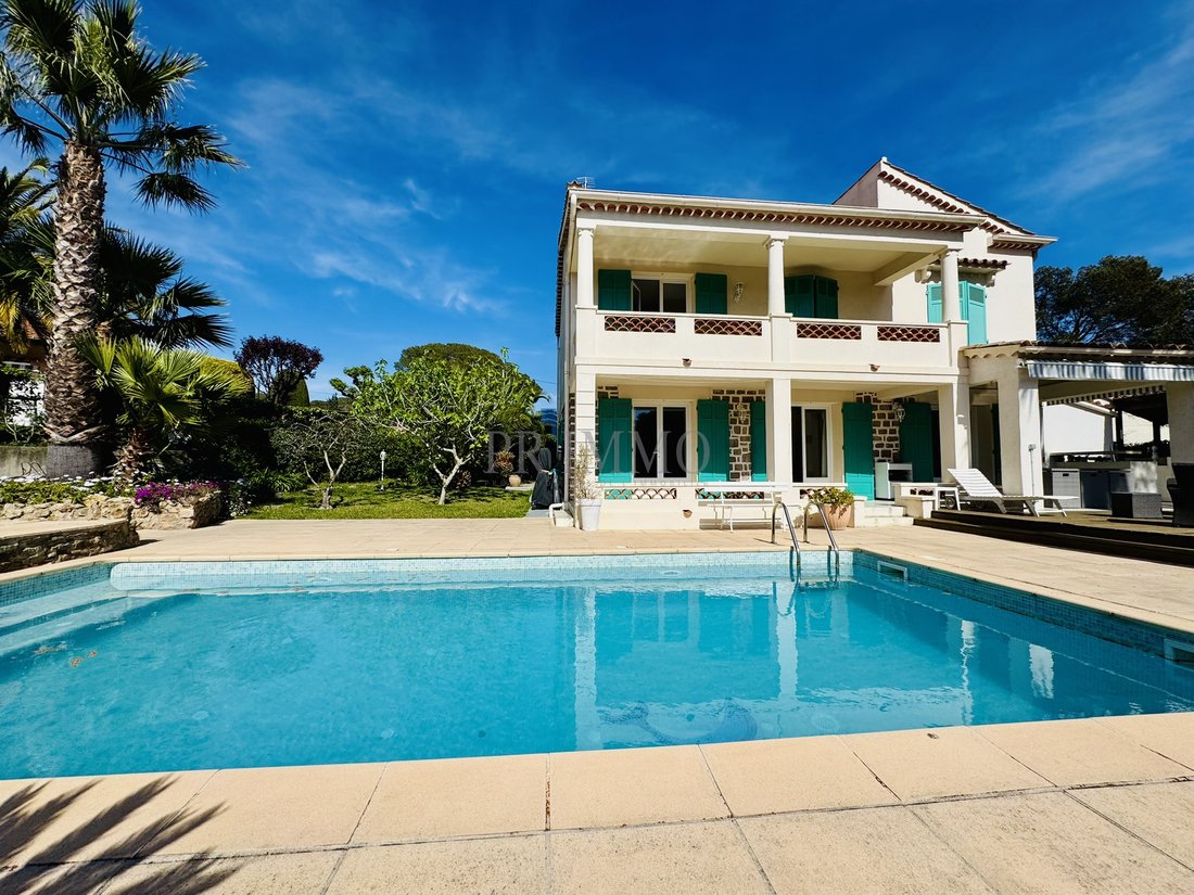 Villa in Boulouris, Saint-Raphaël, France 3 - 15414536