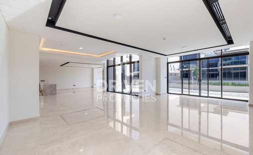 Villa in Dubai, Dubai, United Arab Emirates 1