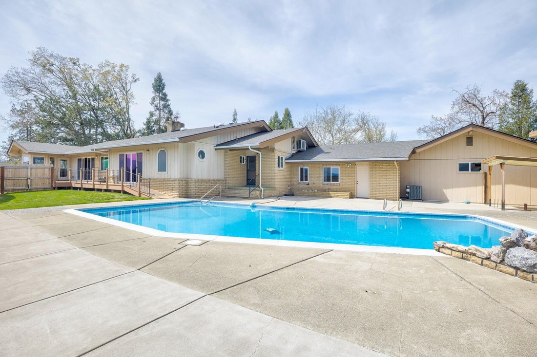 House in Grants Pass, Oregon, United States 2 - 15486328