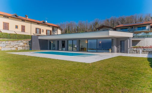 Villa in Besozzo, Lombardei, Italien 1