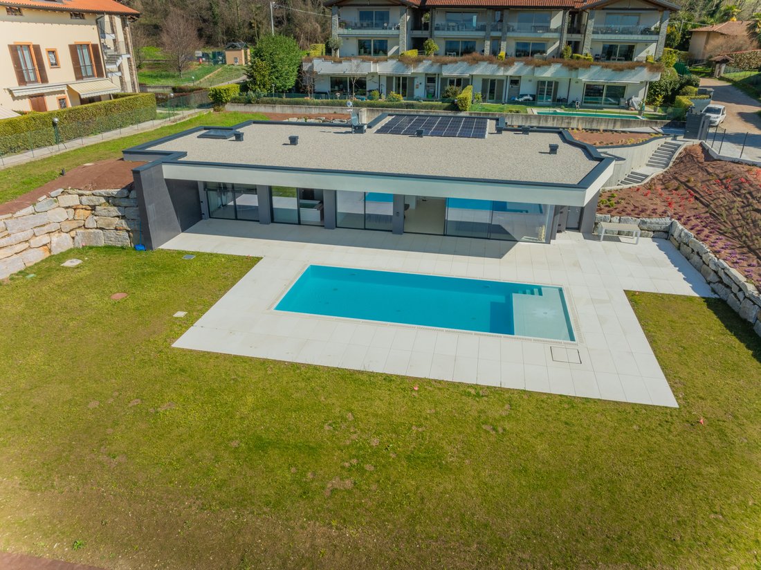 Villa in Besozzo, Lombardy, Italy 3 - 15488592