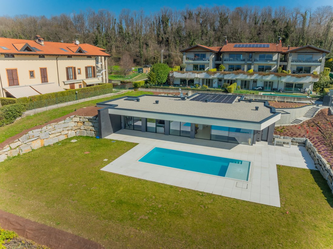 Villa in Besozzo, Lombardy, Italy 4 - 15488592