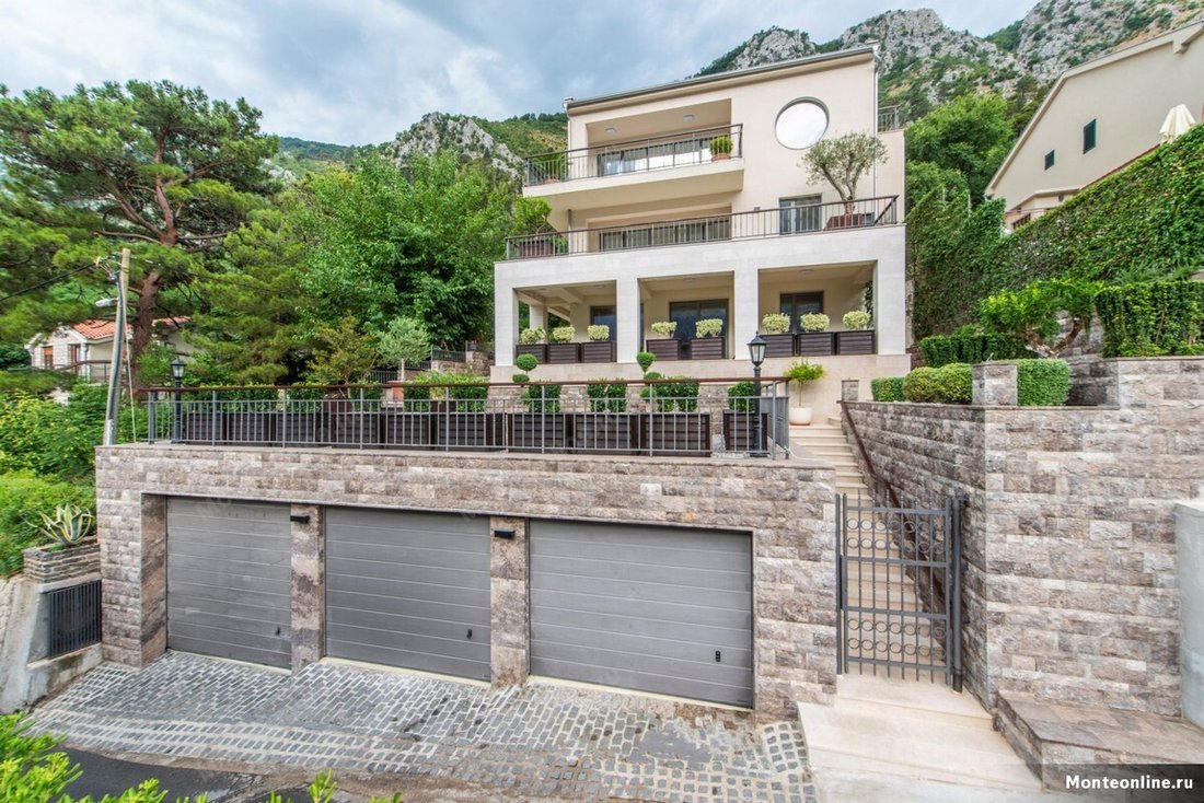 Villa in Muo, Kotor Municipality, Montenegro 2 - 15488602