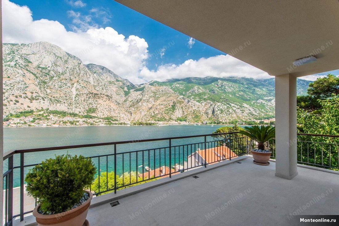 Villa in Muo, Kotor Municipality, Montenegro 1 - 15488602