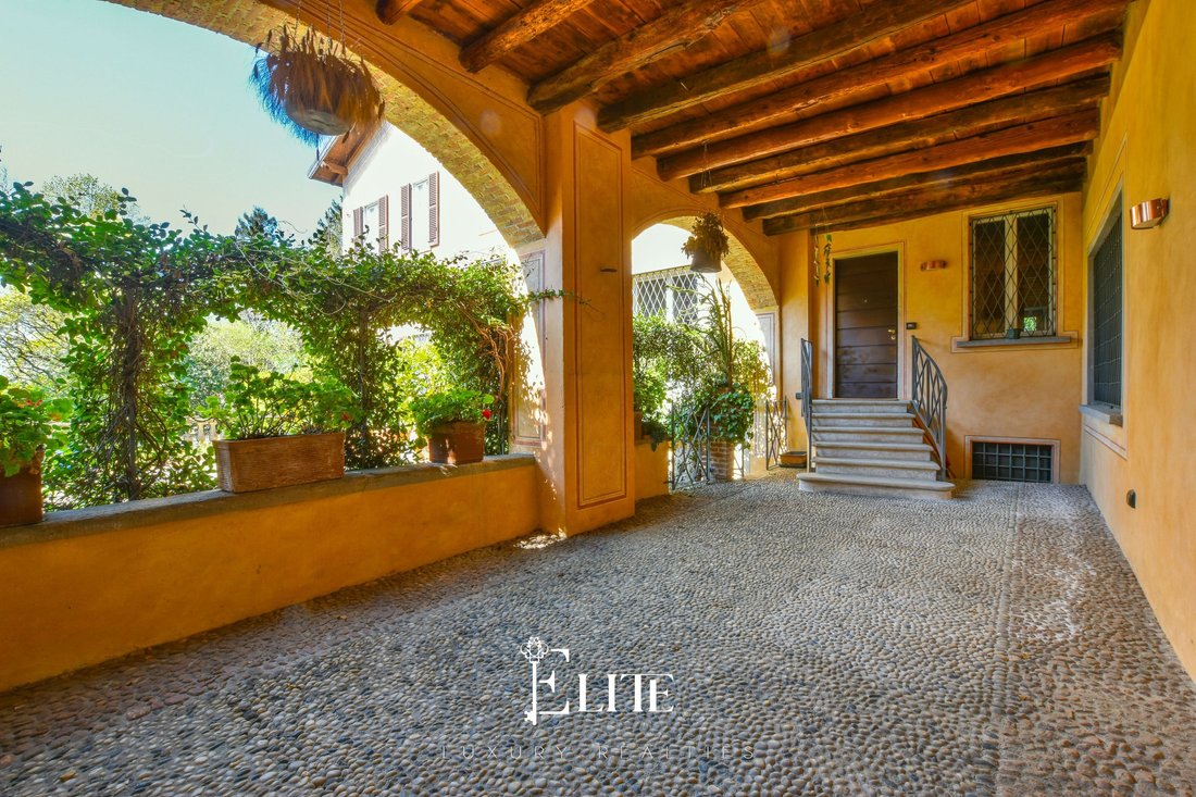Apartment in Bosto, Varese, Lombardy 1 - 15494254