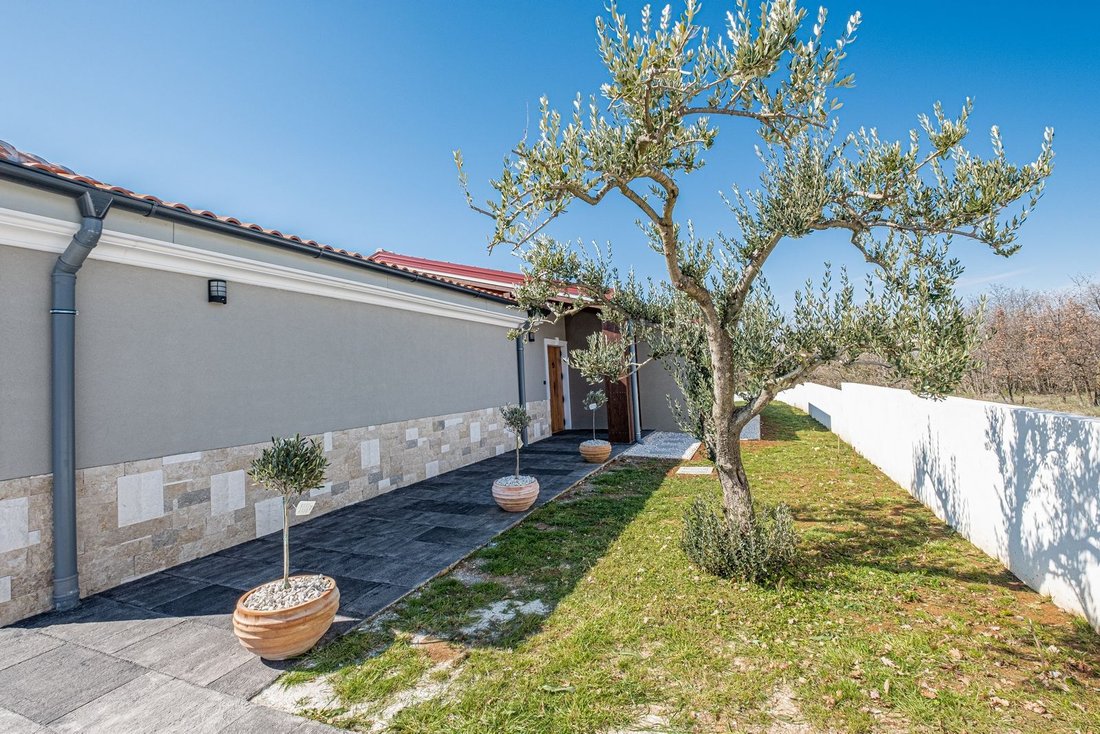 Villa in Grad Pula, Istria County, Croatia 2 - 15374389