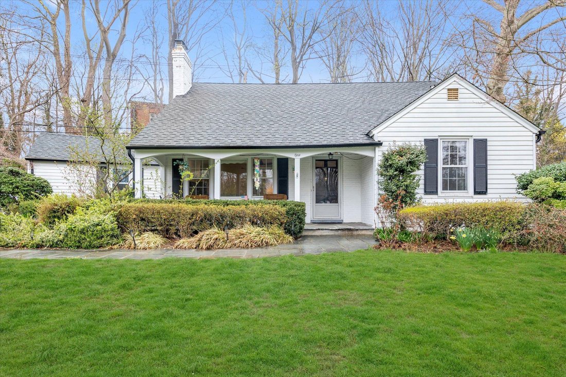 House in Port Washington, New York, United States 1 - 15491417