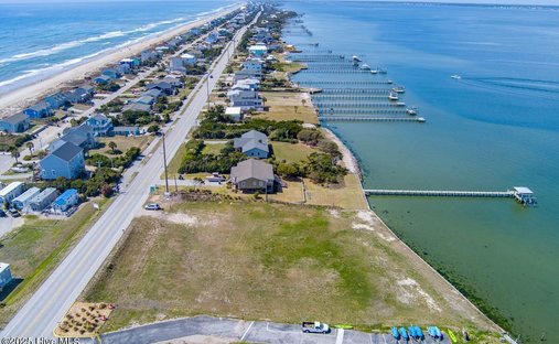 Land in Emerald Isle, North Carolina, United States 1