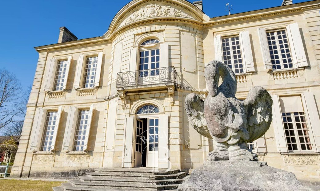 18th Century Property Mérignac 7.6 Ha Park Pond – Swimming Pool Tennis