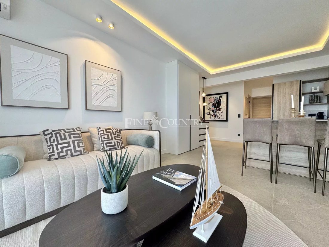 Apartment in La Source, Cannes, France 2 - 15489527