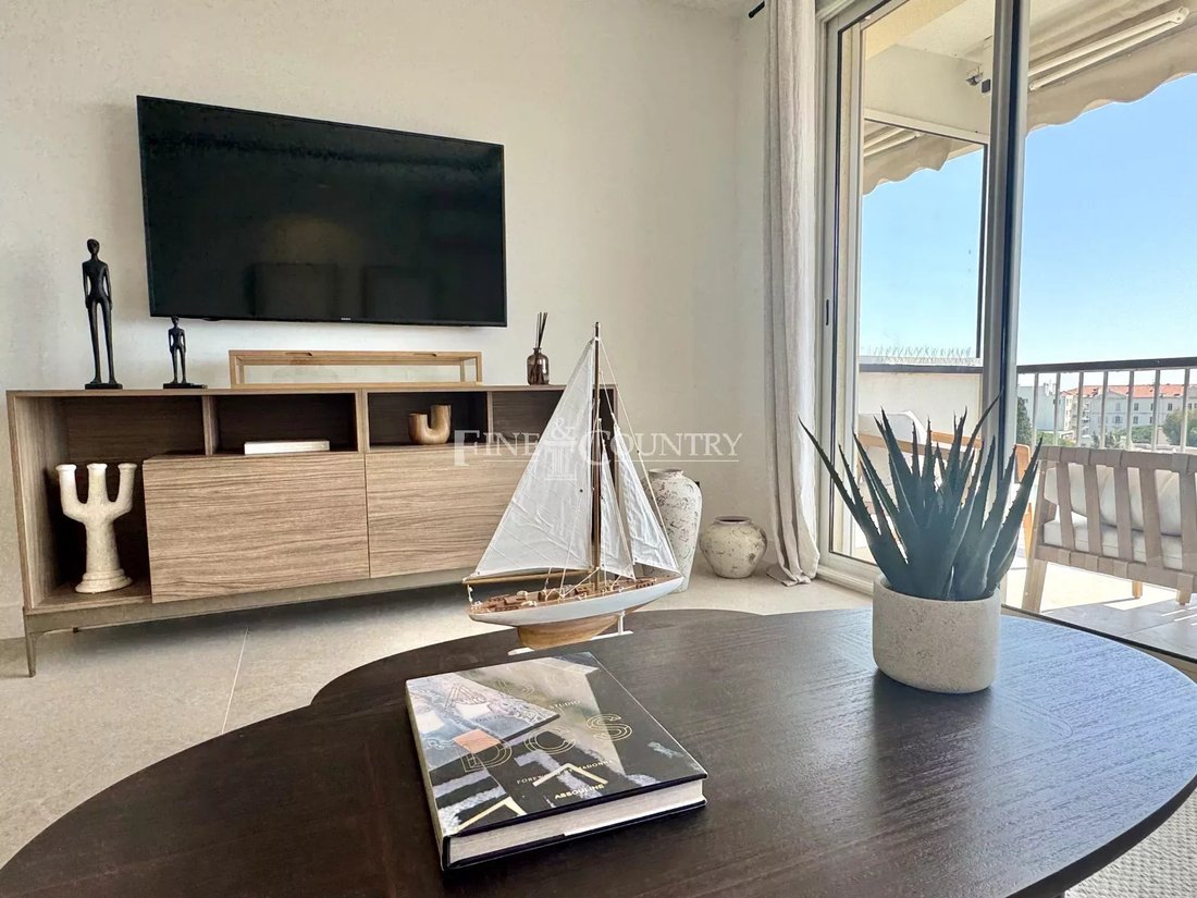 Apartment in La Source, Cannes, France 4 - 15489527