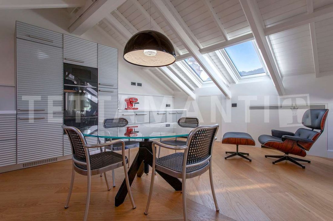 Apartment in Historic Center, Como, Lombardy 4 - 15491659