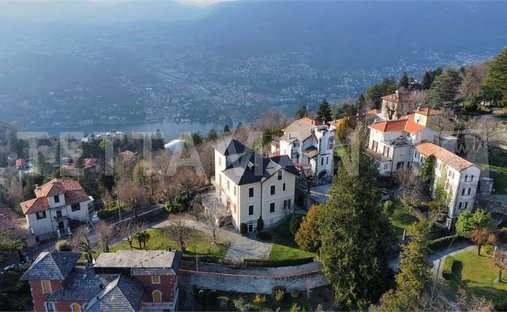 Villa in Brunate, Lombardei, Italien 1