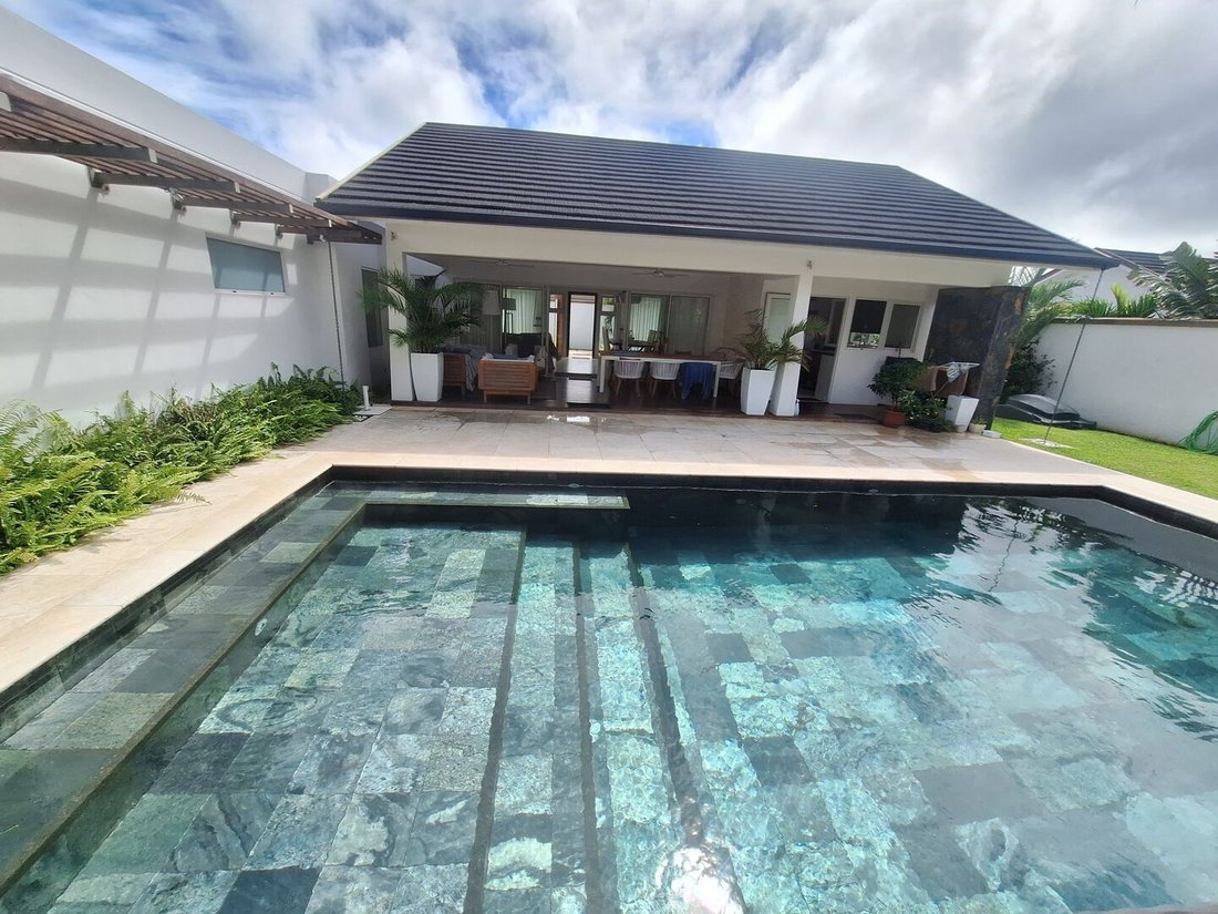 Villa in Grand Baie, Rivière du Rempart District, Mauritius 1 - 15489331
