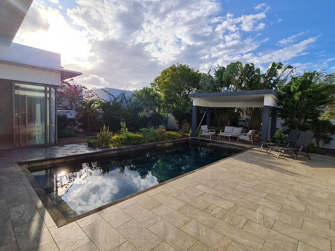 Villa in The Vale, Rivière du Rempart District, Mauritius 1 - 15489312