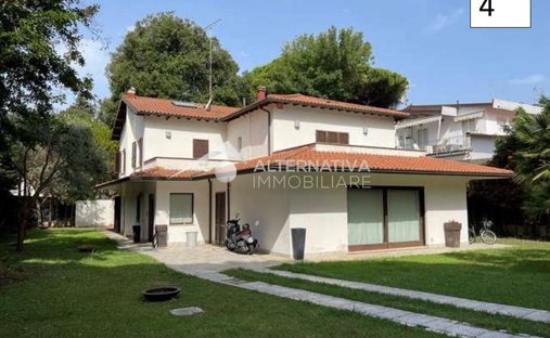 Villa a Tirrenia, Toscana, Italia 1