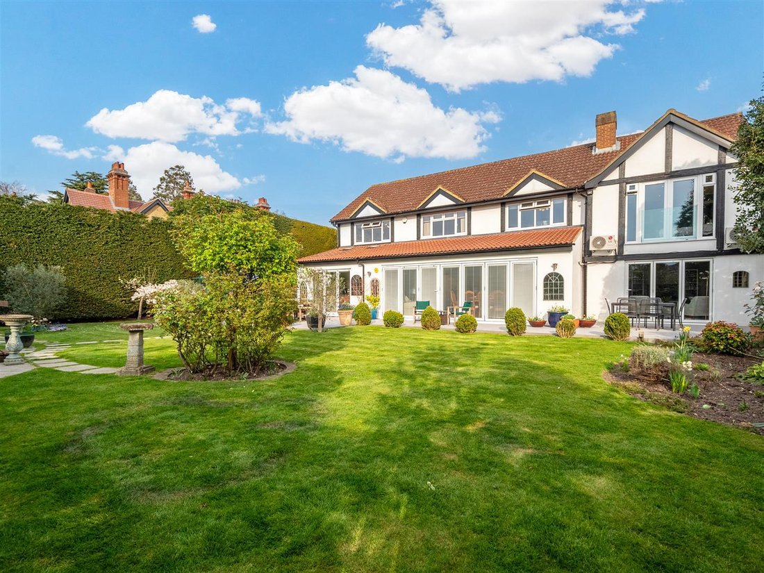 House in Ravensbourne, Bromley, England 1 - 15491652