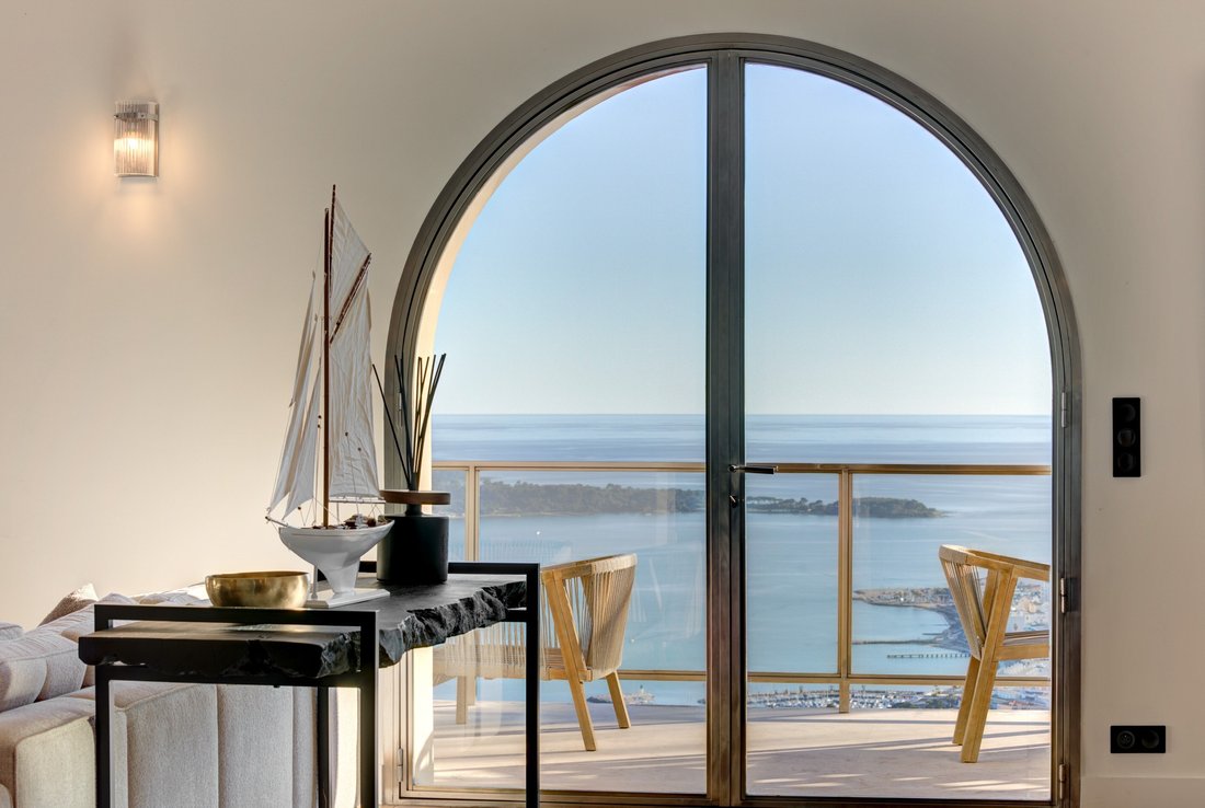 House in Saint Nicolas, Cannes, France 3 - 13627733