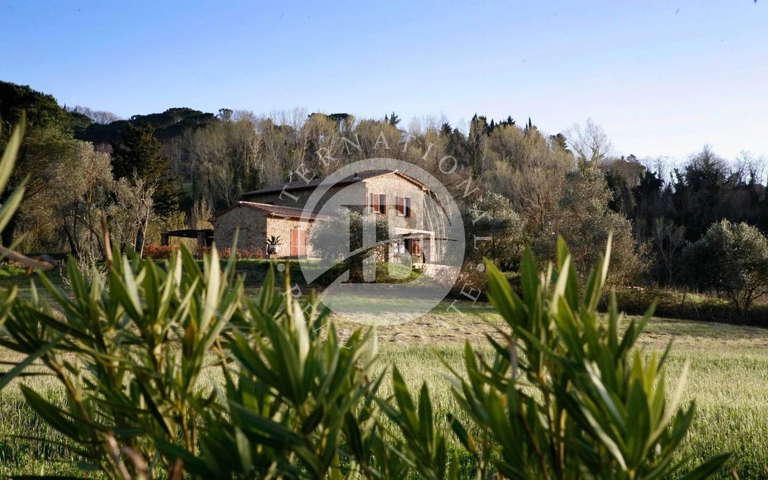 Villa in Montescudaio, Tuscany, Italy 1 - 15489200