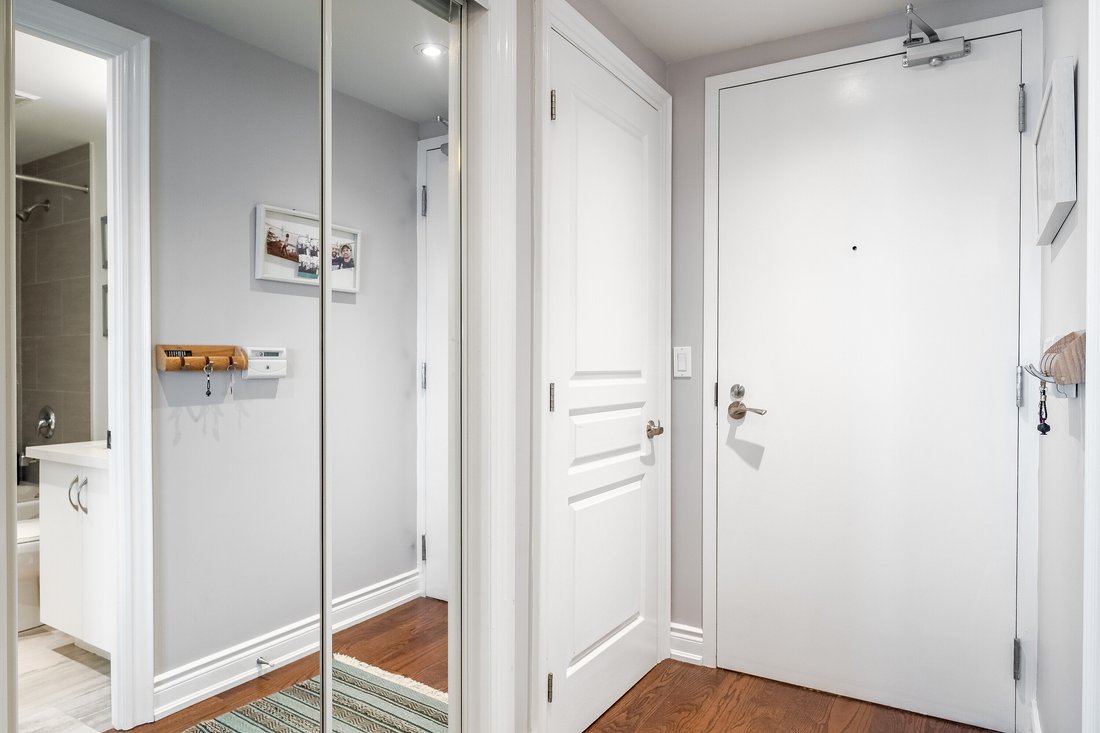 Condo in Toronto, Ontario, Canada 2 - 15491298