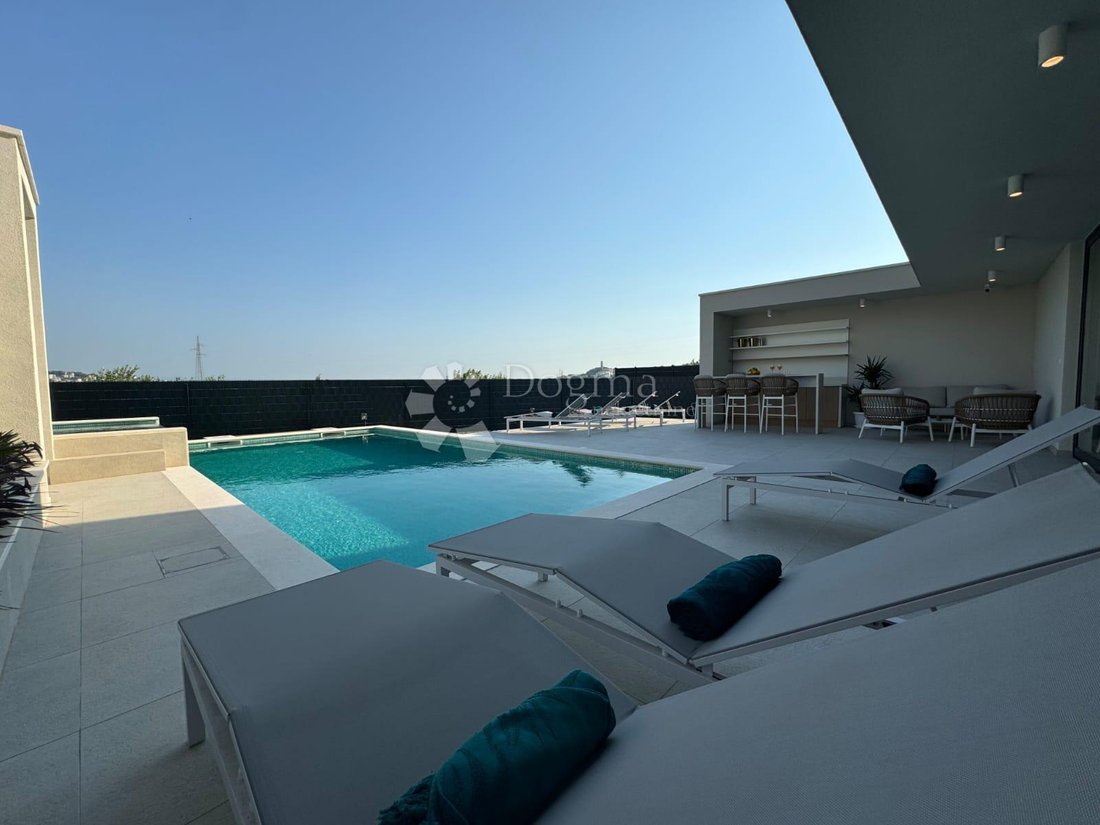 House in Zrnovnica, Split-Dalmatia County, Croatia 3 - 15491749